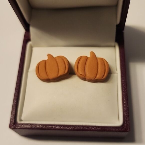 Pumpkin Stud Earrings Halloween Fall Orange Spooky Season Womens Girls Jewelry - Picture 1 of 4
